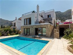 3+1 villa for sale in Kyrenia, Karmi