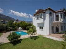 3 bedroom villa for sale in Kyrenia, Alsancak / Swimming pool