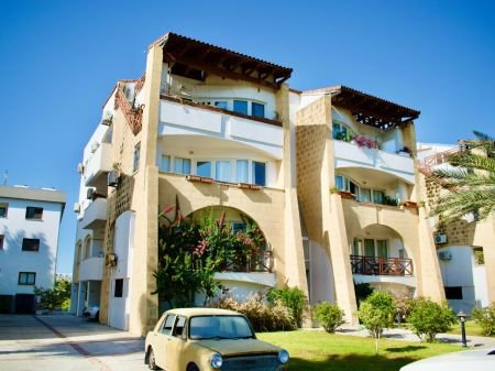 3+1 apartment for sale in Kyrenia center 