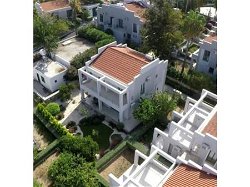 Girne Alsancak Satılık 3+1 Villa / Milos Park Sitesi