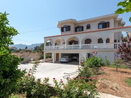 4 bedroom villa for sale in Kyrenia, Karaoglanoglu 