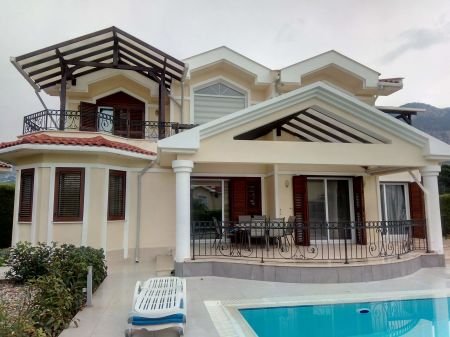 Villa for sale in Kyrenia, Lapta