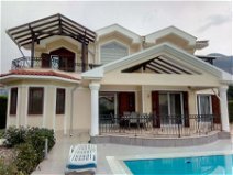 Girne Lapta Satılık Villa / Havuzlu Full Eşyalı