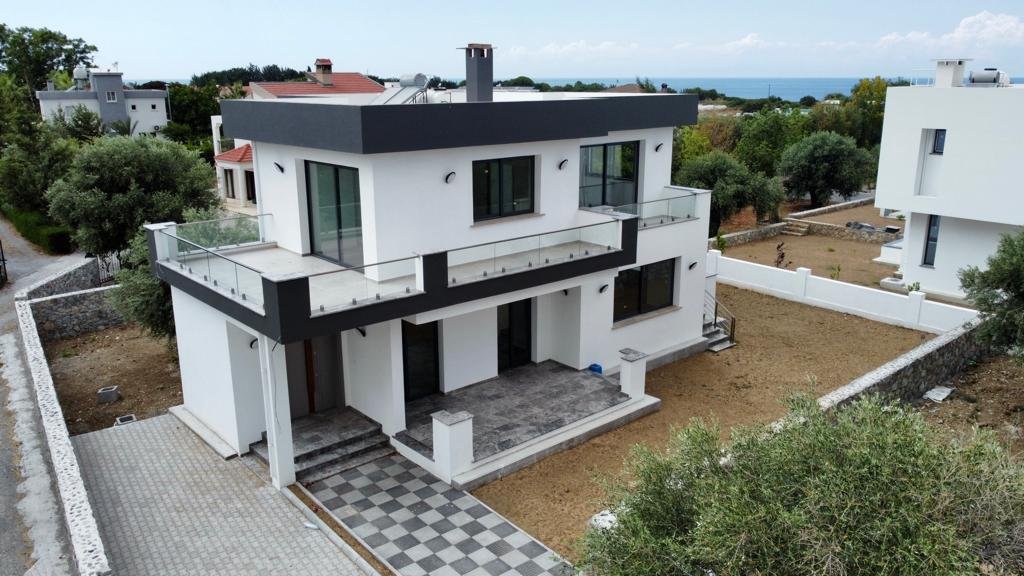 Girne Çatalköy Satılık 3+1 Villa