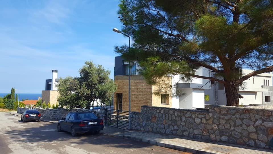 Stunning 3+1 Modern Villa with Sea and Mountain Views in Catalkoy, Kyrenia-14e67335-93dc-4cf2-84eb-b26250cb64e8