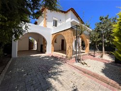 Spacious villa with private pool in a quiet area of ​​Alsanсak